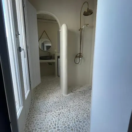 East Side Vourvoúlos