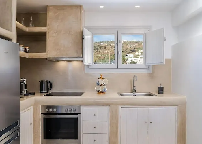 East Side Vourvoulos