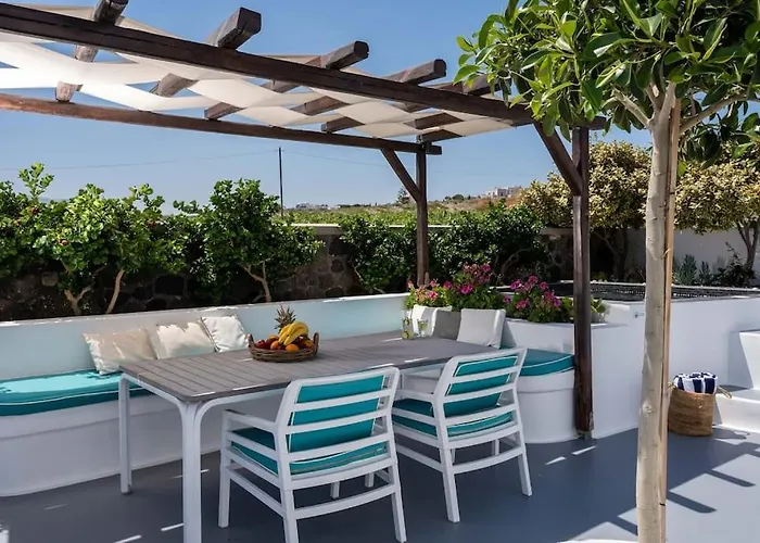 East Side * Vourvoúlos